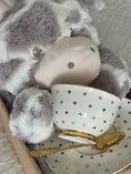 Load image into Gallery viewer, Skye Giraffe Mum & Bub hamper – neutral baby shower gift set