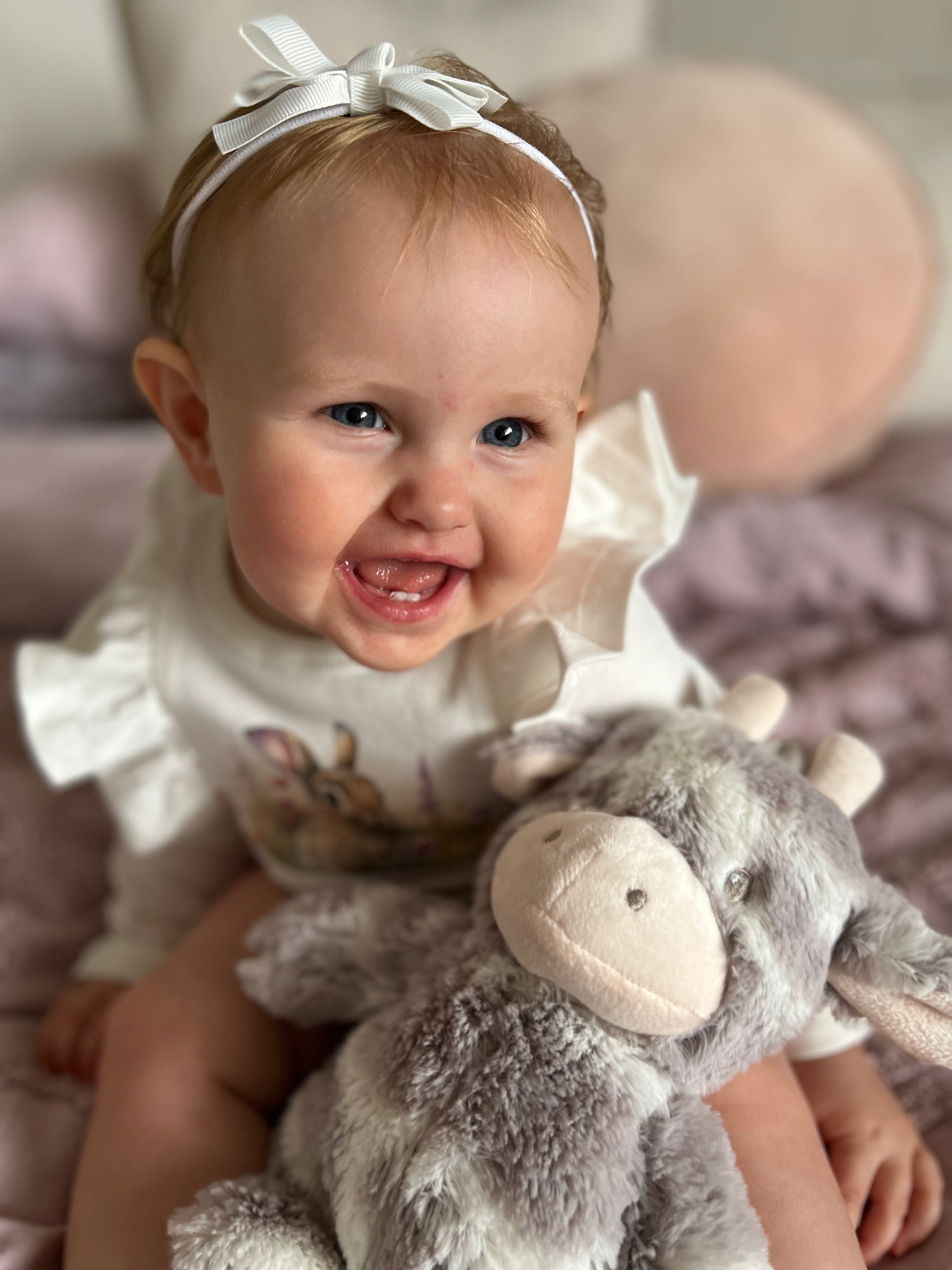Skye Giraffe Cuddly Companion | Elegant Plush Toy for Comfort & Keepsakes
