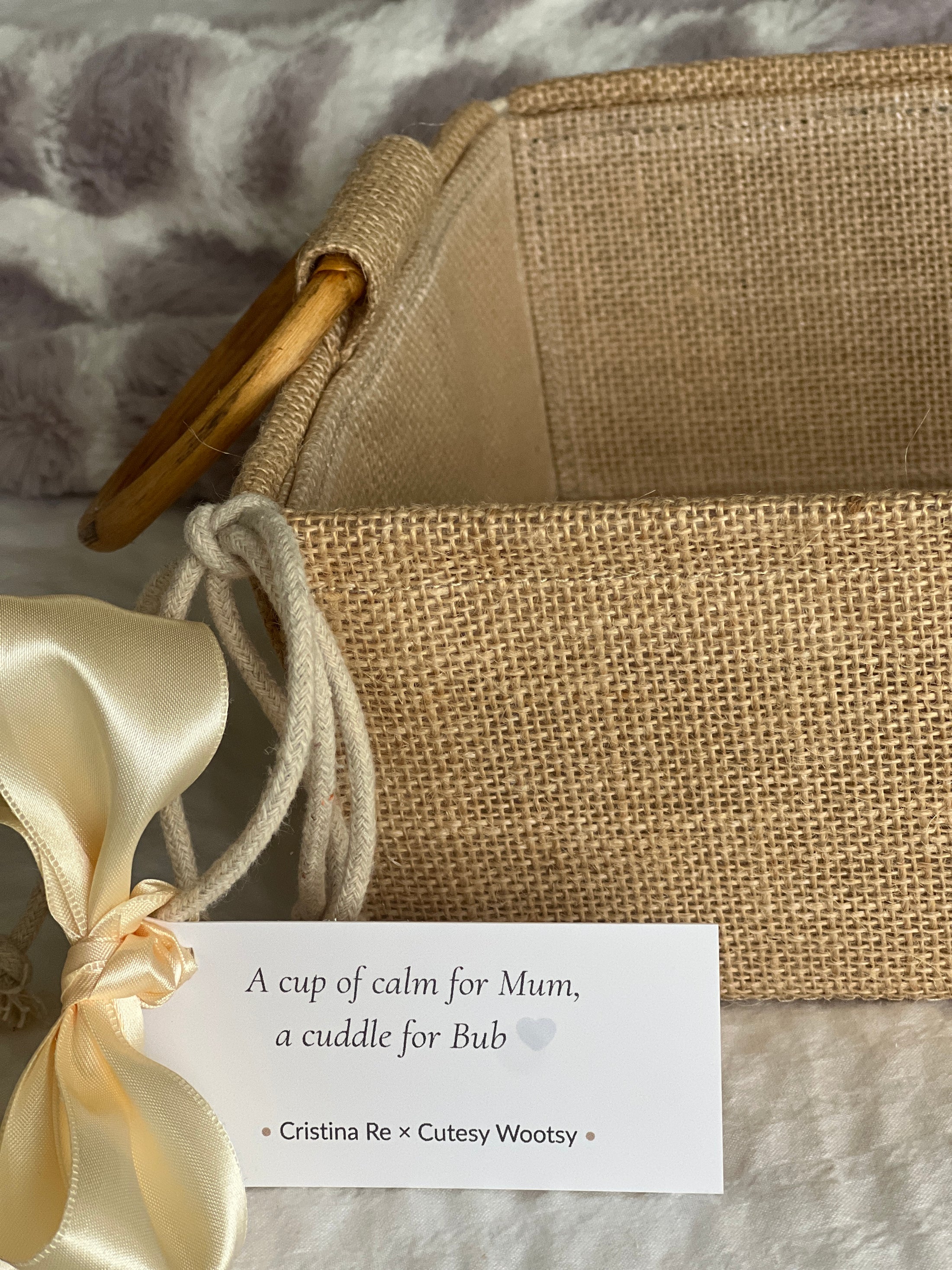 Skye Giraffe Mum & Bub hamper – neutral baby shower gift set